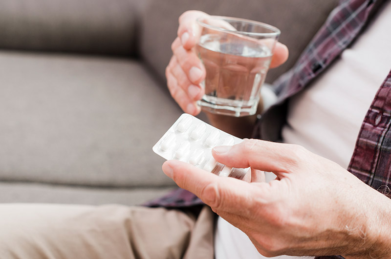 ¿Puedo tomar medicamentos con cualquier bebida?